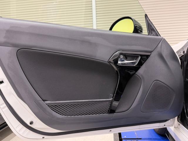 コペン ＧＲ　スポーツ　ＧＲエアロキット／ＨＫＳ２テールマフラー／ＲＥＣＡＲＯシート／パイオニアナビゲーション／バックカメラ／ＥＴＣ／ＬＥＤヘッドライト／ＢＢＳ１６インチホイール／ＢＬＩＴＺ車高調／シートヒーター／禁煙車（39枚目）