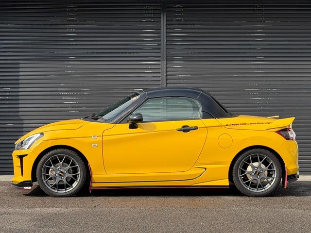 コペン ＧＲ　スポーツ　Ｄスポーツエアロ／ＨＫＳ２テールマフラー／ＲＥＣＡＲＯシート／純正ナビゲーション／バックカメラ／ＥＴＣ／ＬＥＤヘッドライト／ＢＢＳ１６インチアルミホイール／シートヒーター／禁煙車／ワンオーナー車（7枚目）