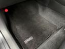 KUHLオリジナルフロアマットも装着されております!こちらのフロアマットをお客様お好みのマットへの交換も可能でございます!お客様好みのカスタムフロアマットを作成できます!