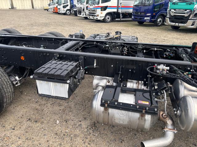 ファイター 後２軸ファイター　ホイールベース５７４０ｍｍ　ＰＴＯ付　フル型式ＦＱ６２ＦＮ６Ｃ　当社ボディ製作可　走行１６００ｋｍ　ＰＴＯ付キャブ付シャシ（13枚目）