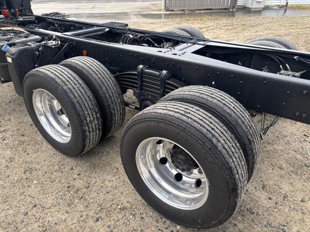 ファイター 後２軸ファイター　ホイールベース５７４０ｍｍ　ＰＴＯ付　フル型式ＦＱ６２ＦＮ６Ｃ　当社ボディ製作可　走行１６００ｋｍ　ＰＴＯ付キャブ付シャシ（18枚目）