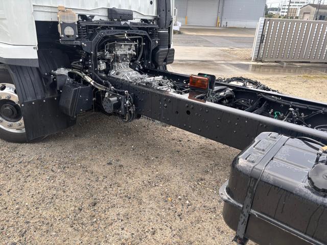 ファイター 後２軸ファイター　ホイールベース５７４０ｍｍ　ＰＴＯ付　フル型式ＦＱ６２ＦＮ６Ｃ　当社ボディ製作可　走行１６００ｋｍ　ＰＴＯ付キャブ付シャシ（19枚目）