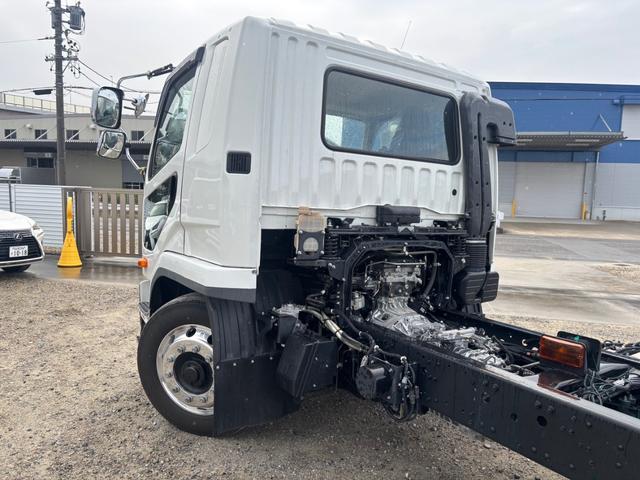 ファイター 後２軸ファイター　ホイールベース５７４０ｍｍ　ＰＴＯ付　フル型式ＦＱ６２ＦＮ６Ｃ　当社ボディ製作可　走行１６００ｋｍ　ＰＴＯ付キャブ付シャシ（20枚目）