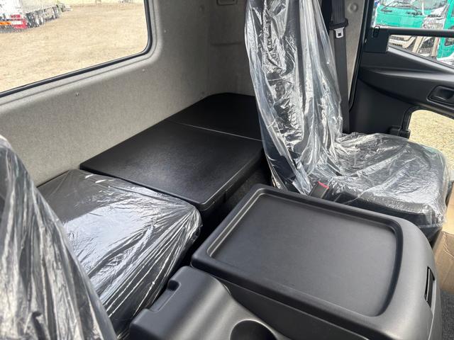 ファイター 後２軸ファイター　ホイールベース５７４０ｍｍ　ＰＴＯ付　フル型式ＦＱ６２ＦＮ６Ｃ　当社ボディ製作可　走行１６００ｋｍ　ＰＴＯ付キャブ付シャシ（23枚目）