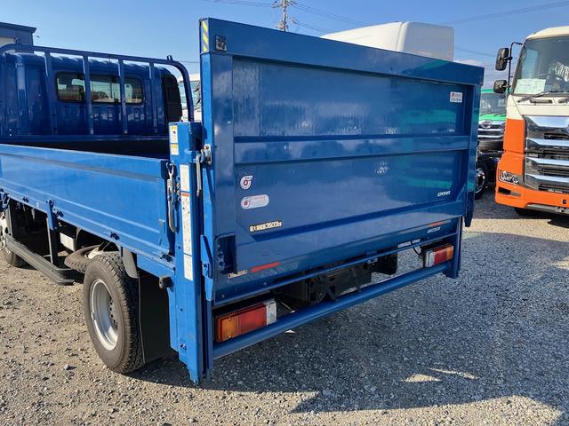 ダイナトラック セミロング　積載３．５トン　パワーゲート付ヒラ　準中型免許対応　荷台内法長３４４．５幅２０８．５高３８０　ナビＴＶ　ＥＴＣ　衝突軽減　車線逸脱警報　バックモニター（10枚目）