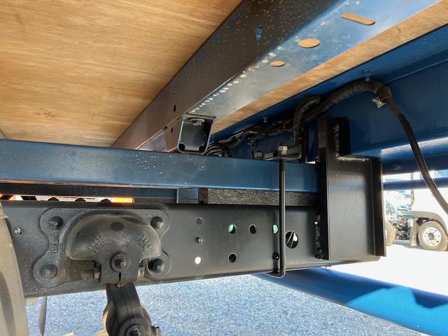 ダイナトラック セミロング　積載３．５トン　パワーゲート付ヒラ　準中型免許対応　荷台内法長３４４．５幅２０８．５高３８０　ナビＴＶ　ＥＴＣ　衝突軽減　車線逸脱警報　バックモニター（18枚目）
