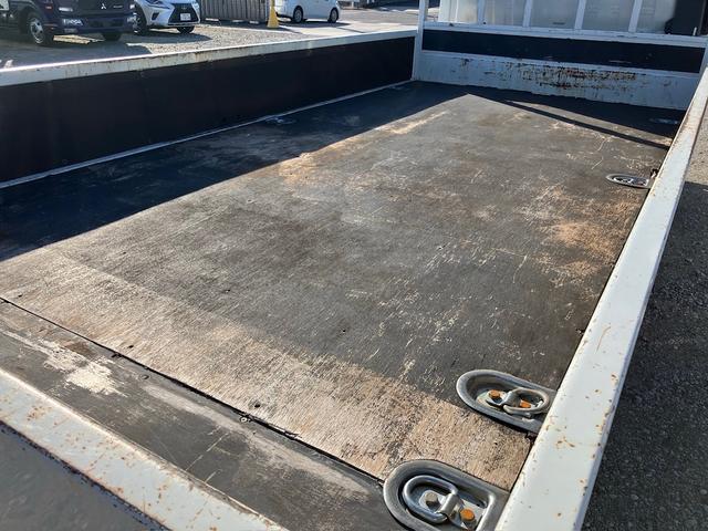 デュトロ ロング全低床ターボ ワイド 積載2トン積 車両ス重量4.965トン ETC 横滑り防止装置 アイドリングストップ(13枚目)