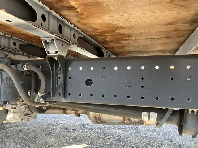 デュトロ ロング全低床ターボ ワイド 積載2トン積 車両ス重量4.965トン ETC 横滑り防止装置 アイドリングストップ(15枚目)