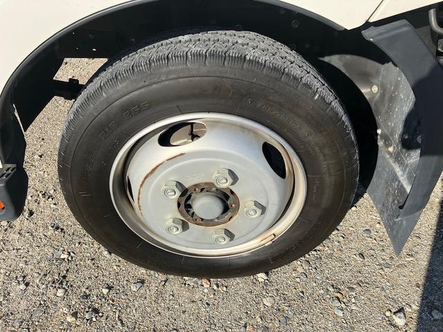 デュトロ ロング全低床ターボ ワイド 積載2トン積 車両ス重量4.965トン ETC 横滑り防止装置 アイドリングストップ(34枚目)