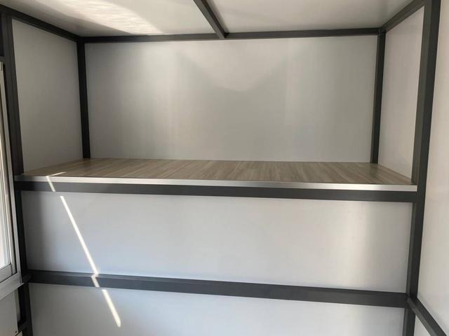 キャリイトラック キッチンカー.移動販売車.ケータリングカー.フードトラック(B) /前方収納.側面・後方跳上扉&テーブル.サッシ.ドア.2層シンク&タンク.換気扇.床.照明.外部内部電源(8枚目)