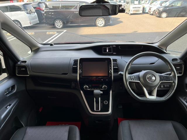 セレナ ハイウェイスター　Ｖセレクション　ツートン／両側電動スライド／フリップモニタ／９型ナビＴＶ／Ｂｌｕｅｔｏｏｔｈ／１オーナ／ＬＥＤ／全周囲カメラ／ドライブレコーダー／ＥＴＣ／衝突軽減ブレーキ／３列８人乗／（8枚目）