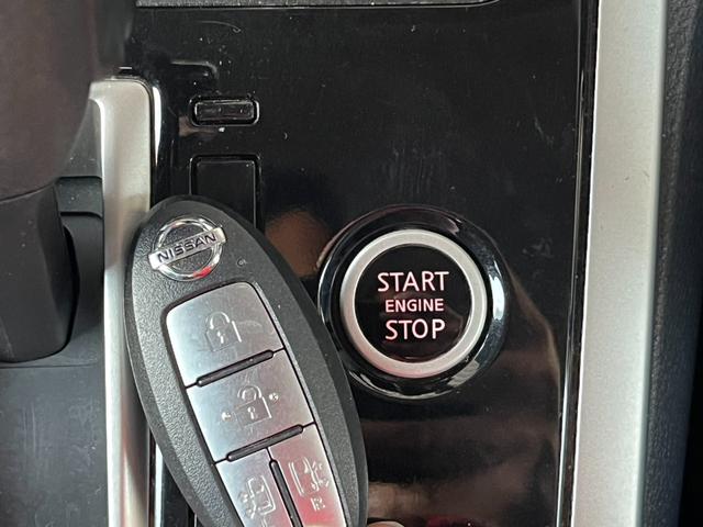 セレナ ハイウェイスター　Ｖセレクション　ツートン／両側電動スライド／フリップモニタ／９型ナビＴＶ／Ｂｌｕｅｔｏｏｔｈ／１オーナ／ＬＥＤ／全周囲カメラ／ドライブレコーダー／ＥＴＣ／衝突軽減ブレーキ／３列８人乗／（12枚目）