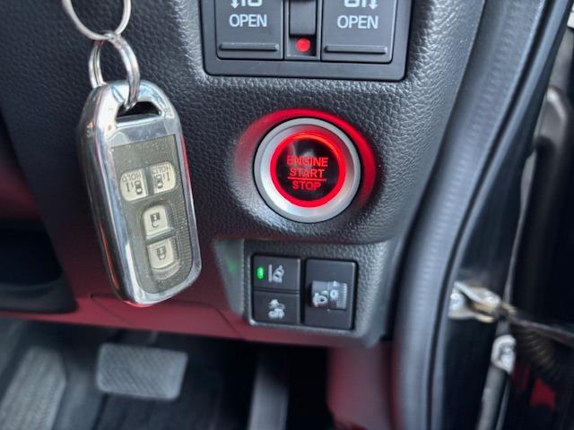 Ｎ－ＢＯＸカスタム Ｌターボ　／両側電動スライド／黒半革／禁煙／ナビＴＶ／Ｂｌｕｅｔｏｏｔｈ／ＬＥＤ／バックカメラ／ＥＴＣ／衝突軽減ブレーキ／前席シートヒーター（12枚目）