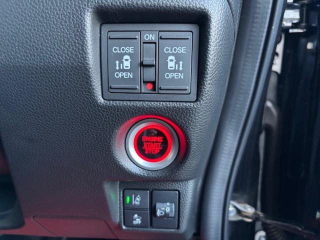 Ｎ－ＢＯＸカスタム Ｌターボ　／両側電動スライド／黒半革／禁煙／ナビＴＶ／Ｂｌｕｅｔｏｏｔｈ／ＬＥＤ／バックカメラ／ＥＴＣ／衝突軽減ブレーキ／前席シートヒーター（19枚目）