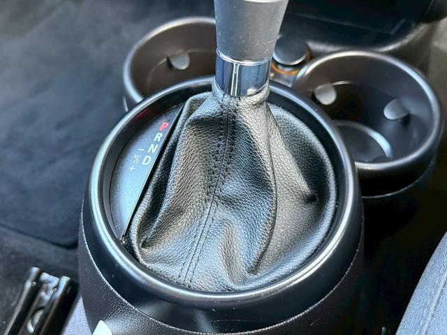 ＭＩＮＩ クーパー　クロスオーバー　オール４　４ＷＤ　ＥＴＣ２．０　ドライブレコーダー　オートマチックハイビーム　プッシュスタート　ルーフレール　純正１６インチアルミ（17枚目）