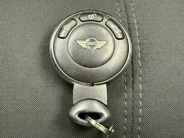 MINI クーパーS クロスオーバー カロッツェリアHDDナビ OZアルミ ブリザックタイヤ CD ETC ターボ プッシュスタート スマートキー アクティブヘッドライト ルーフレール 17インチアルミホイール(27枚目)