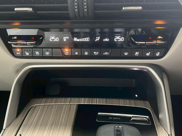 CX-60 XD エクスクルーシブモード 純正ナビ 360°ビューモニター ETC BOSE 電動パーキング パワーシート パワーバックゲート シートヒーター クルコン アイ・アクティブセンス 車線逸脱防止警報 前後ドラレコ(17枚目)