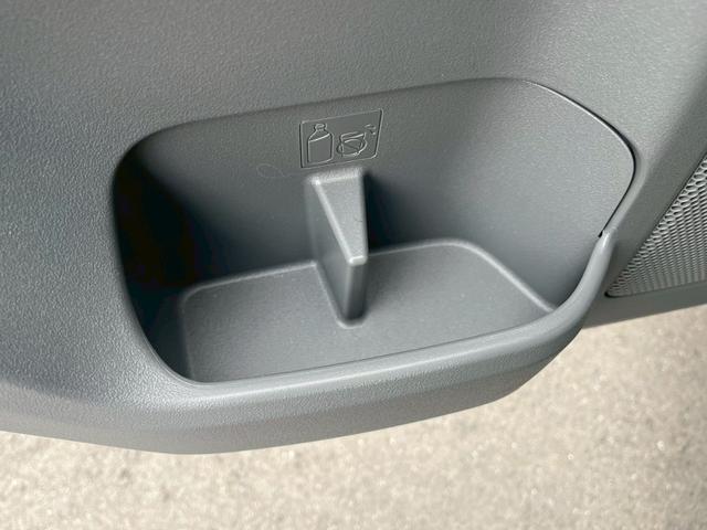 タフト Ｇターボ　クロムベンチャー　新品タイヤ・新品アルミ　純正ナビ　ＣＤ　ＤＶＤ　Ｂｌｕ－ｒａｙ　Ｂｌｕｅｔｏｏｔｈ　バックカメラ　ＥＴＣ　クルコン　ドラレコ　ガラスルーフ　ルーフレール　ターボ　シートヒーター　スマートアシスト（31枚目）