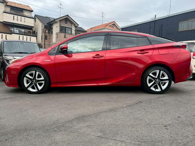 プリウス Aツーリングセレクション 純正9インチナビ フルセグTV CD DVD Bluetooth バックカメラ ETC トヨタセーフティセンス 車線逸脱警報 ヒルディセントコントロール パーキングアシスト 純正17インチアルミ(3枚目)