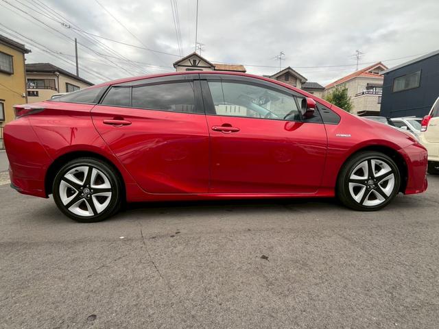 プリウス Aツーリングセレクション 純正9インチナビ フルセグTV CD DVD Bluetooth バックカメラ ETC トヨタセーフティセンス 車線逸脱警報 ヒルディセントコントロール パーキングアシスト 純正17インチアルミ(4枚目)