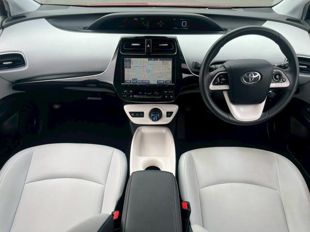 プリウス Aツーリングセレクション 純正9インチナビ フルセグTV CD DVD Bluetooth バックカメラ ETC トヨタセーフティセンス 車線逸脱警報 ヒルディセントコントロール パーキングアシスト 純正17インチアルミ(5枚目)