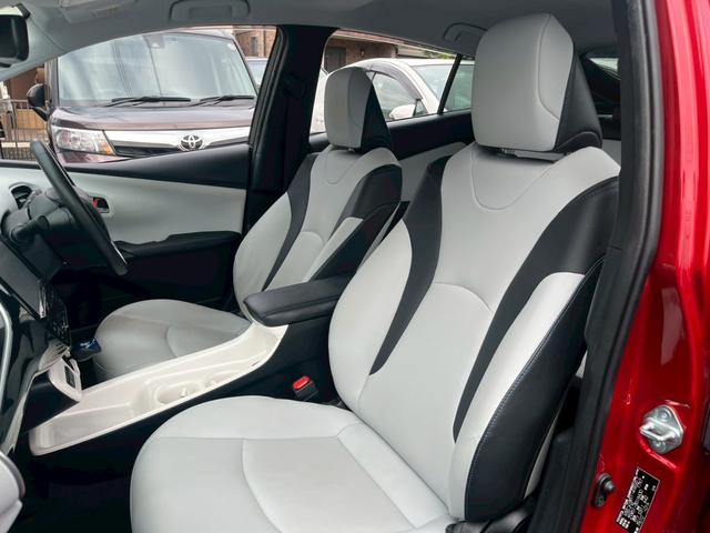 プリウス Aツーリングセレクション 純正9インチナビ フルセグTV CD DVD Bluetooth バックカメラ ETC トヨタセーフティセンス 車線逸脱警報 ヒルディセントコントロール パーキングアシスト 純正17インチアルミ(8枚目)