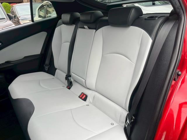 プリウス Aツーリングセレクション 純正9インチナビ フルセグTV CD DVD Bluetooth バックカメラ ETC トヨタセーフティセンス 車線逸脱警報 ヒルディセントコントロール パーキングアシスト 純正17インチアルミ(9枚目)