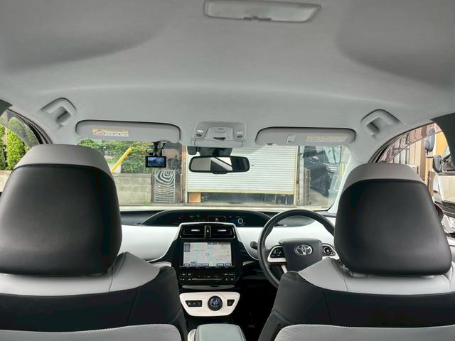 プリウス Aツーリングセレクション 純正9インチナビ フルセグTV CD DVD Bluetooth バックカメラ ETC トヨタセーフティセンス 車線逸脱警報 ヒルディセントコントロール パーキングアシスト 純正17インチアルミ(13枚目)
