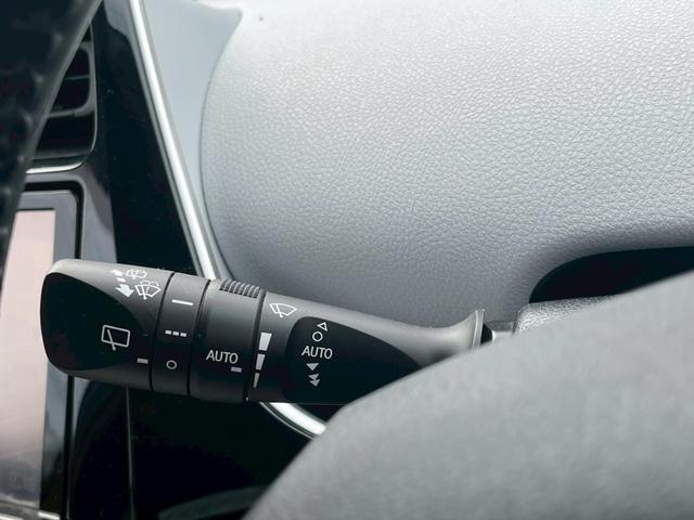 プリウス Aツーリングセレクション 純正9インチナビ フルセグTV CD DVD Bluetooth バックカメラ ETC トヨタセーフティセンス 車線逸脱警報 ヒルディセントコントロール パーキングアシスト 純正17インチアルミ(21枚目)