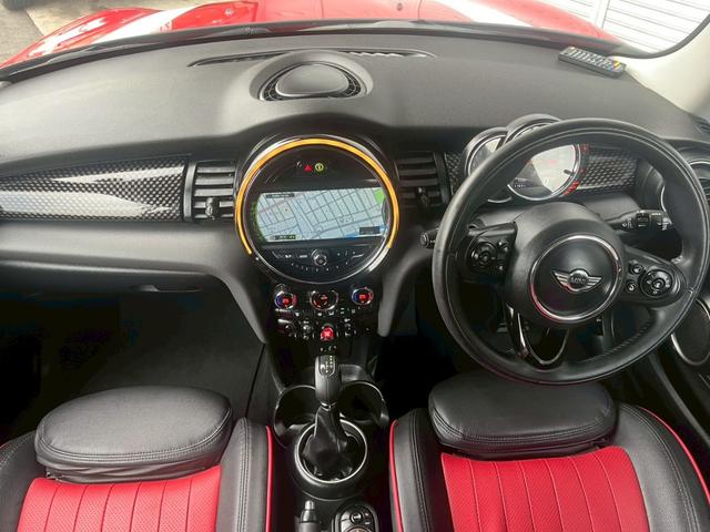 MINI クーパーS 純正ナビ Bluetooth Bカメラ アイドリングストップ オートライト クルコン プッシュスタート スペアキー 純正16インチアルミ アクティブヘッドライト ETC インテリジェントセーフティー(2枚目)