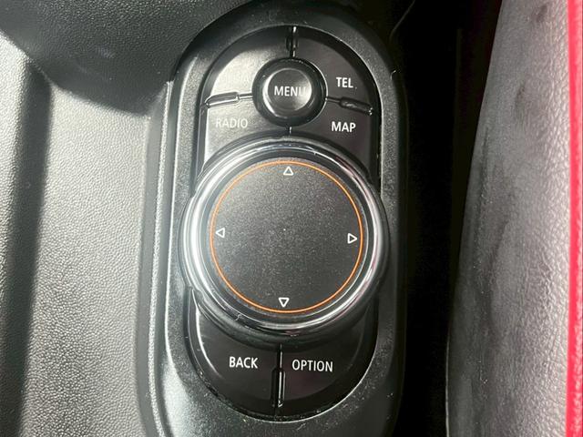 MINI クーパーS 純正ナビ Bluetooth Bカメラ アイドリングストップ オートライト クルコン プッシュスタート スペアキー 純正16インチアルミ アクティブヘッドライト ETC インテリジェントセーフティー(26枚目)