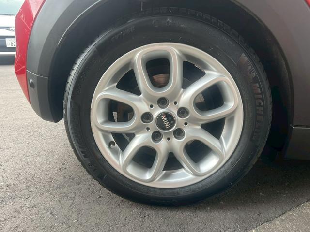 MINI クーパーS 純正ナビ Bluetooth Bカメラ アイドリングストップ オートライト クルコン プッシュスタート スペアキー 純正16インチアルミ アクティブヘッドライト ETC インテリジェントセーフティー(35枚目)