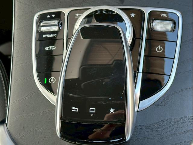 Cクラス C220dアバンギャルド AMGライン プレミアムパッケージ 純正8.4インチワイドナビ Bluetooth パワーシート シートヒーター パワーバックドア HUD アクティブパーキングアシスト スペアキー レーダークルコン(19枚目)