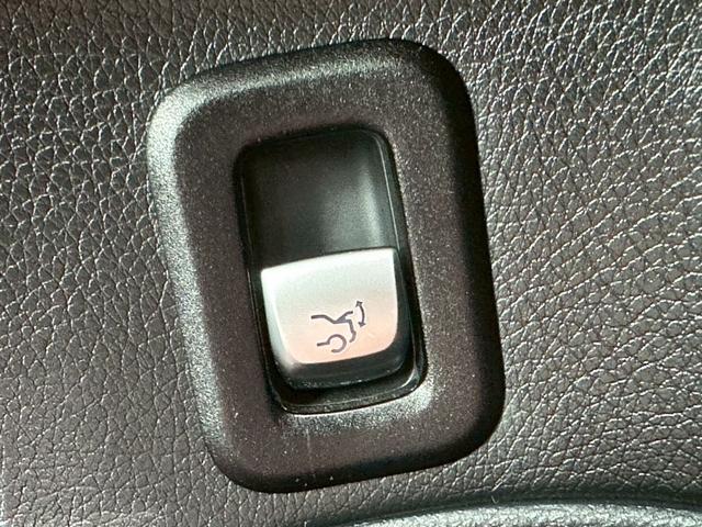 Cクラス C220dアバンギャルド AMGライン プレミアムパッケージ 純正8.4インチワイドナビ Bluetooth パワーシート シートヒーター パワーバックドア HUD アクティブパーキングアシスト スペアキー レーダークルコン(34枚目)