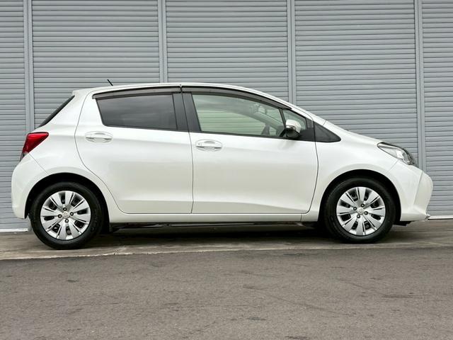 ヴィッツ U 純正ナビ フルセグTV ETC Bluetooth バックカメラ CD DVD セーフティセンス プッシュスタート スペアキー有 前後ドラレコ(4枚目)