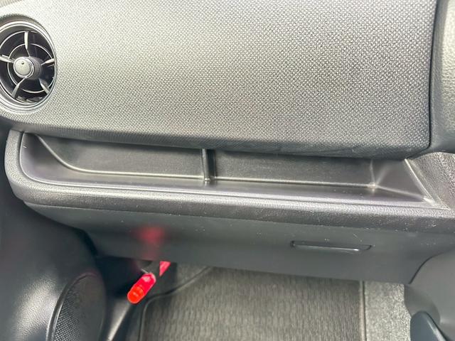 ヴィッツ U 純正ナビ フルセグTV ETC Bluetooth バックカメラ CD DVD セーフティセンス プッシュスタート スペアキー有 前後ドラレコ(25枚目)