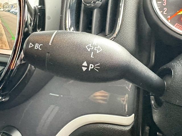 運転席周りには便利な機能がたくさん！同じような装備でも、車種ごとに細かな部分に違いがありますので、詳細は是非スタッフまでお問い合わせください！【中古車販売】【中古車買取】【知識豊富なスタッフ】