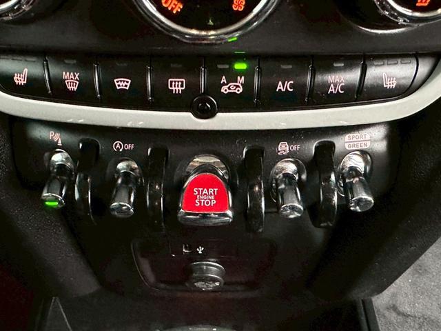 運転席周りには便利な機能がたくさん！同じような装備でも、車種ごとに細かな部分に違いがありますので、詳細は是非スタッフまでお問い合わせください！【中古車販売】【中古車買取】【知識豊富なスタッフ】