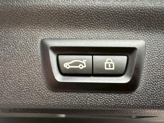 トランクの開け閉めに便利なパワーバックゲート付き！ボタン一つでトランクを閉める事ができます♪