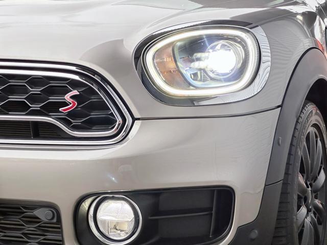 夜間走行でも明るく照らしてくれる安心のＬＥＤヘッドライト♪カバーも磨いてピカピカです！雨の日でも安心なコーティングオプションもありますので、まずはお気軽にお問い合わせください！