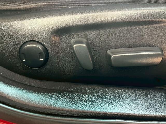 マークＸ ２５０Ｇ　純正ナビ　フルセグＴＶ　ＣＤ　ＤＶＤ　Ｂｌｕｅｔｏｏｔｈ　バックカメラ　ＥＴＣ　前後ドラレコ　オートライト　パワーシート　純正１６インチアルミ　プッシュスタート　スペアキー有（26枚目）