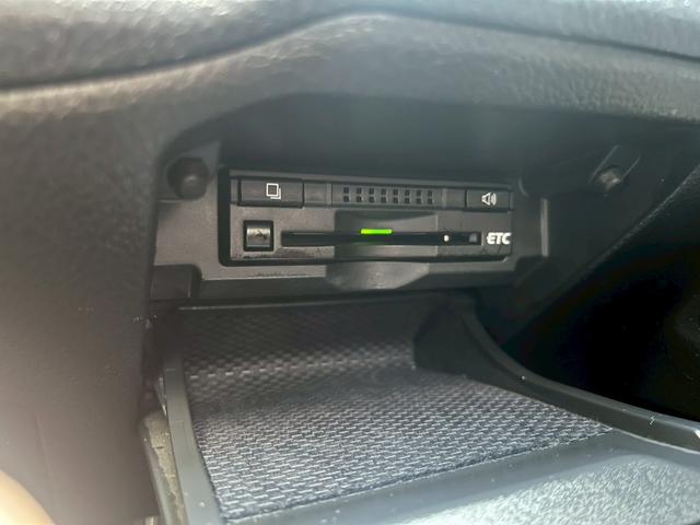 マークＸ ２５０Ｇ　純正ナビ　フルセグＴＶ　ＣＤ　ＤＶＤ　Ｂｌｕｅｔｏｏｔｈ　バックカメラ　ＥＴＣ　前後ドラレコ　オートライト　パワーシート　純正１６インチアルミ　プッシュスタート　スペアキー有（27枚目）