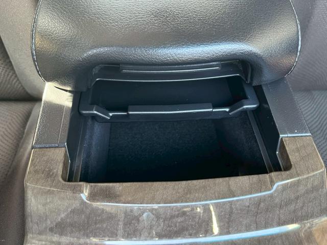 マークＸ ２５０Ｇ　純正ナビ　フルセグＴＶ　ＣＤ　ＤＶＤ　Ｂｌｕｅｔｏｏｔｈ　バックカメラ　ＥＴＣ　前後ドラレコ　オートライト　パワーシート　純正１６インチアルミ　プッシュスタート　スペアキー有（33枚目）