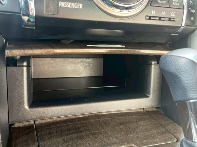 マークＸ ２５０Ｇ　純正ナビ　フルセグＴＶ　ＣＤ　ＤＶＤ　Ｂｌｕｅｔｏｏｔｈ　バックカメラ　ＥＴＣ　前後ドラレコ　オートライト　パワーシート　純正１６インチアルミ　プッシュスタート　スペアキー有（36枚目）