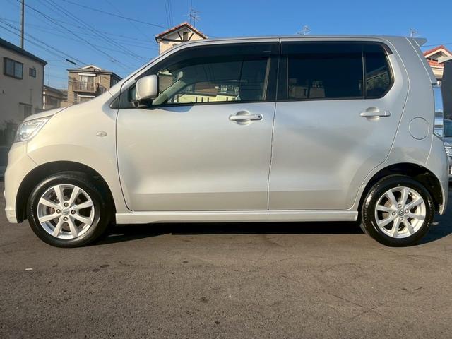 ワゴンRスティングレー ナビ フルセグTV CD DVD Bluetooth バックカメラ オートライト ベンチシート アイドリングストップ 純正14インチアルミ プッシュスタート(4枚目)