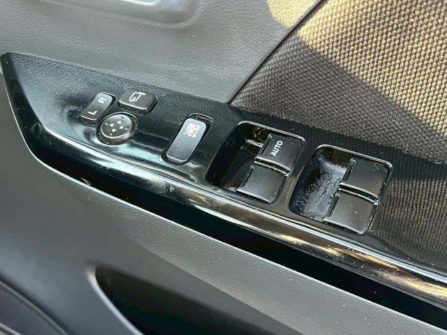 ワゴンRスティングレー ナビ フルセグTV CD DVD Bluetooth バックカメラ オートライト ベンチシート アイドリングストップ 純正14インチアルミ プッシュスタート(24枚目)