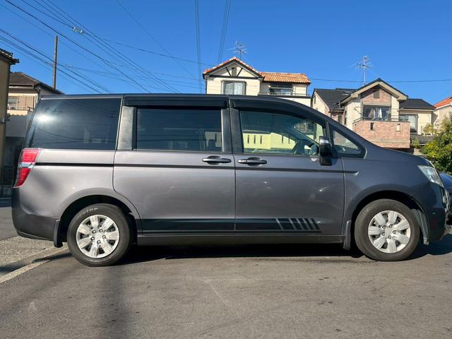 ステップワゴン Ｇ　コンフォートセレクション　純正９インチナビ　フルセグＴＶ　ＣＤ　ＤＶＤ　Ｂｌｕｅｔｏｏｔｈ　ＥＴＣ　バックカメラ　クルコン　両側電動スライドドア　スペアキー有（5枚目）