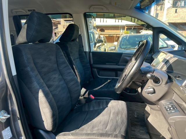 ステップワゴン Ｇ　コンフォートセレクション　純正９インチナビ　フルセグＴＶ　ＣＤ　ＤＶＤ　Ｂｌｕｅｔｏｏｔｈ　ＥＴＣ　バックカメラ　クルコン　両側電動スライドドア　スペアキー有（6枚目）