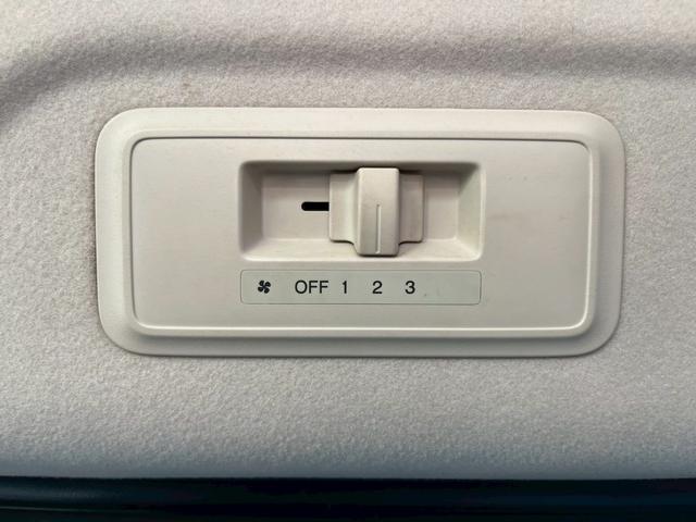 ステップワゴン Ｇ　コンフォートセレクション　純正９インチナビ　フルセグＴＶ　ＣＤ　ＤＶＤ　Ｂｌｕｅｔｏｏｔｈ　ＥＴＣ　バックカメラ　クルコン　両側電動スライドドア　スペアキー有（35枚目）