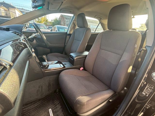 カムリ ハイブリッド　Ｇパッケージ　純正ナビ　フルセグＴＶ　ＣＤ　ＤＶＤ　Ｂｌｕｅｔｏｏｔｈ　バックカメラ　ＥＴＣ　前後ドラレコ　プッシュスタート　純正１７インチアルミ　パワーシート（8枚目）